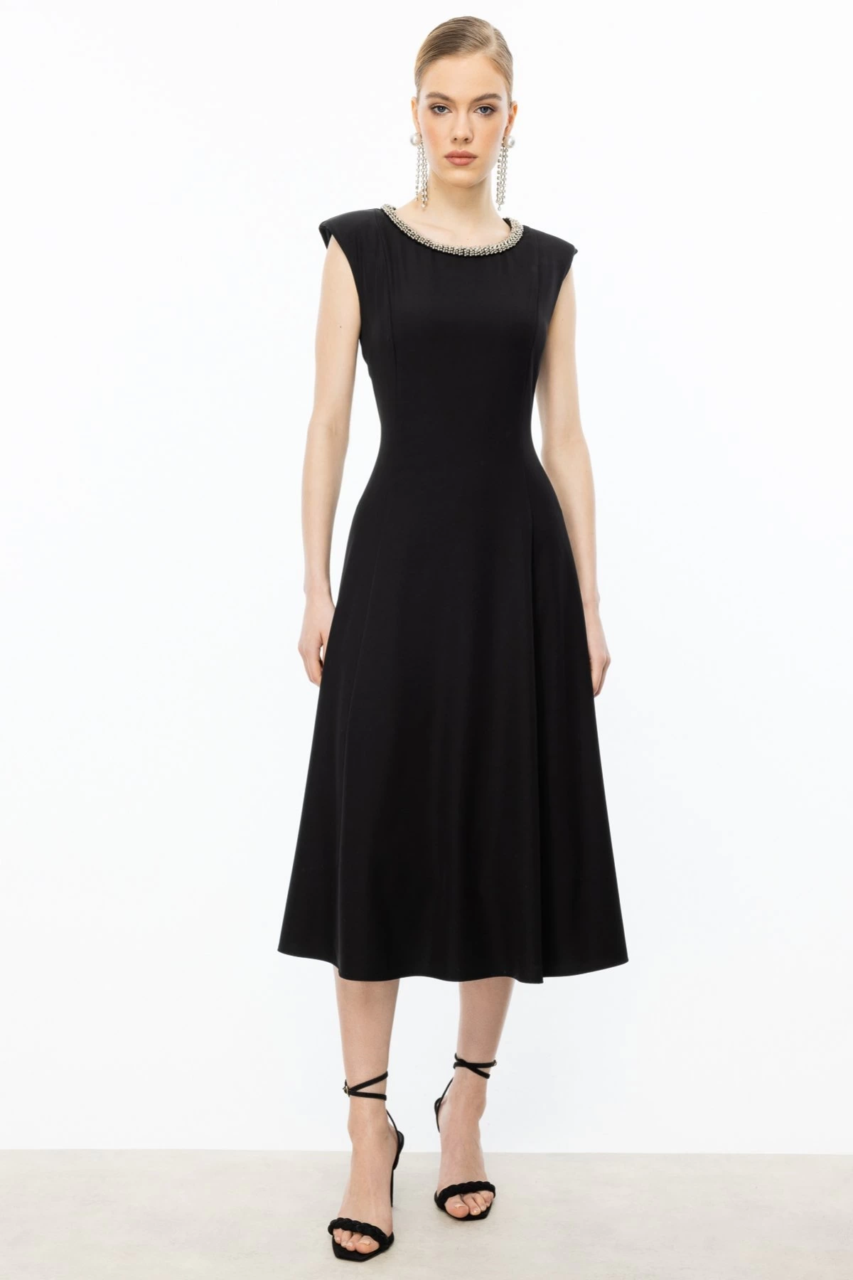 Ekol Kolsuz Yakası Taş İşlemeli Elbise 05020