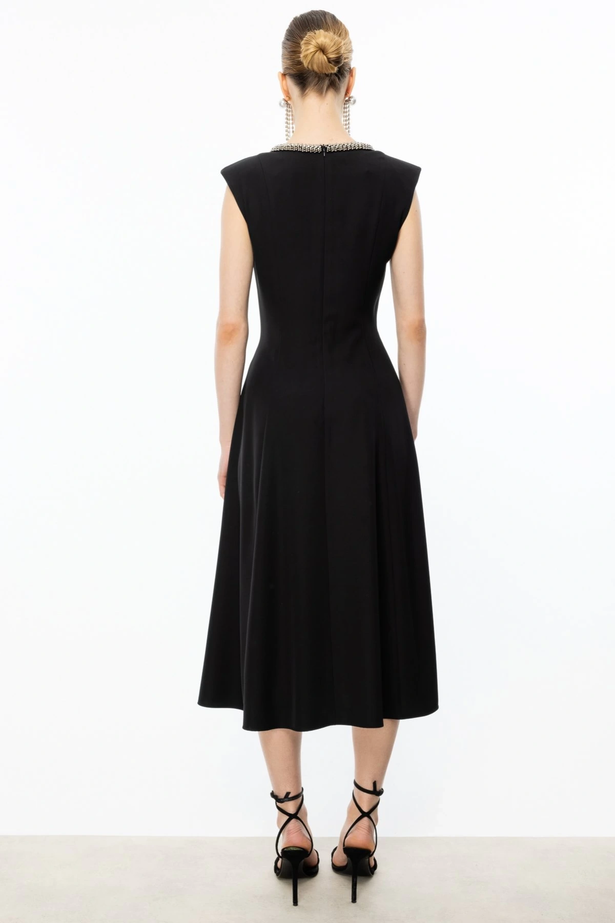 Ekol Kolsuz Yakası Taş İşlemeli Elbise 05020