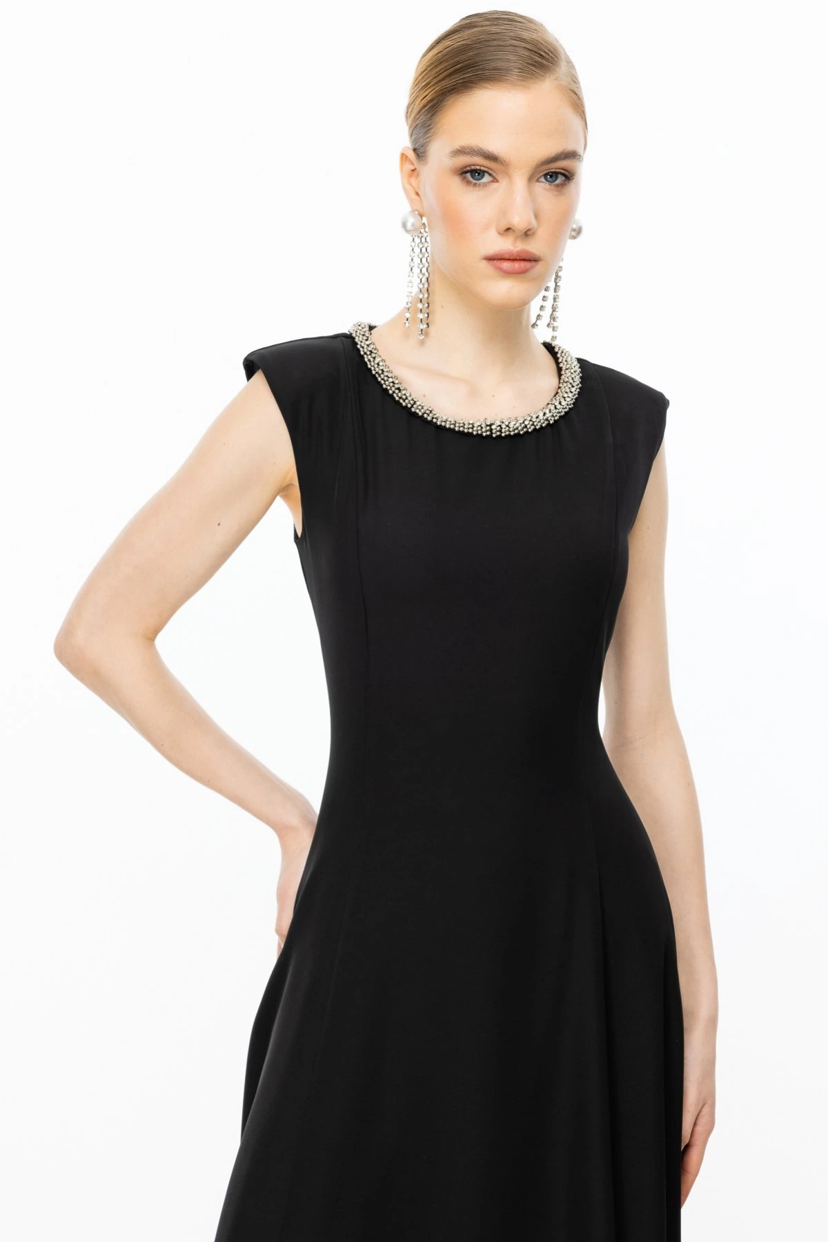 Ekol Kolsuz Yakası Taş İşlemeli Elbise 05020