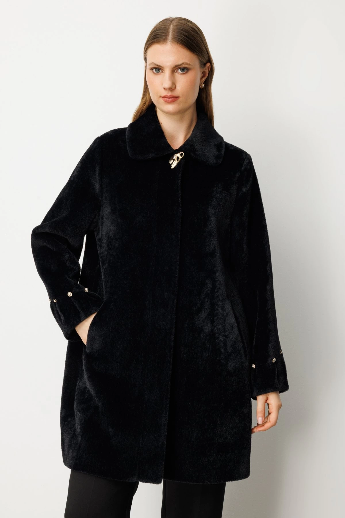 Ekol Kruvaze Yaka Broş Detaylı Siyah Kadın Manto 06331