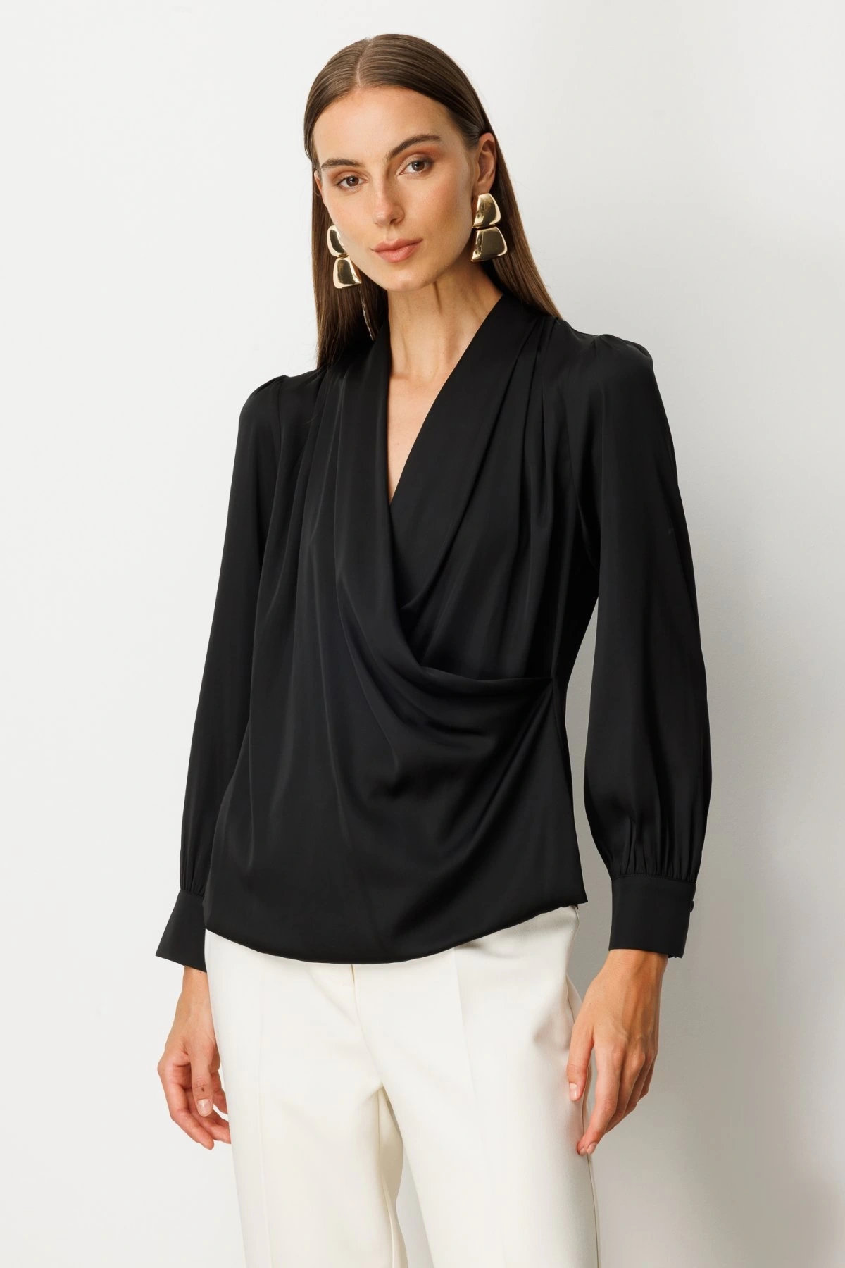 Ekol Kruvaze Yaka Önü Pileli Siyah Kadın Bluz 03007