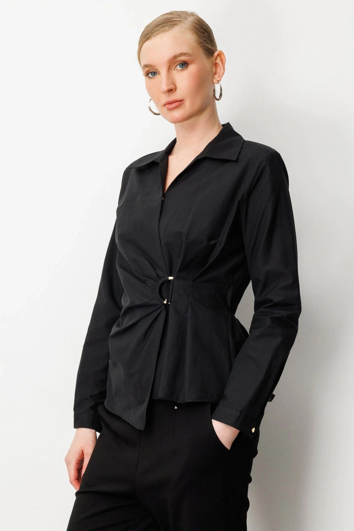 Ekol Kruvaze Yaka Önü Tokalı Bluz 03047