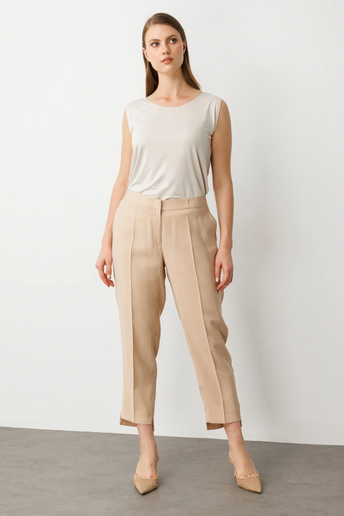 Ekol Büyük Beden Paça Detaylı Kum Renk Kadın Pantolon 02108