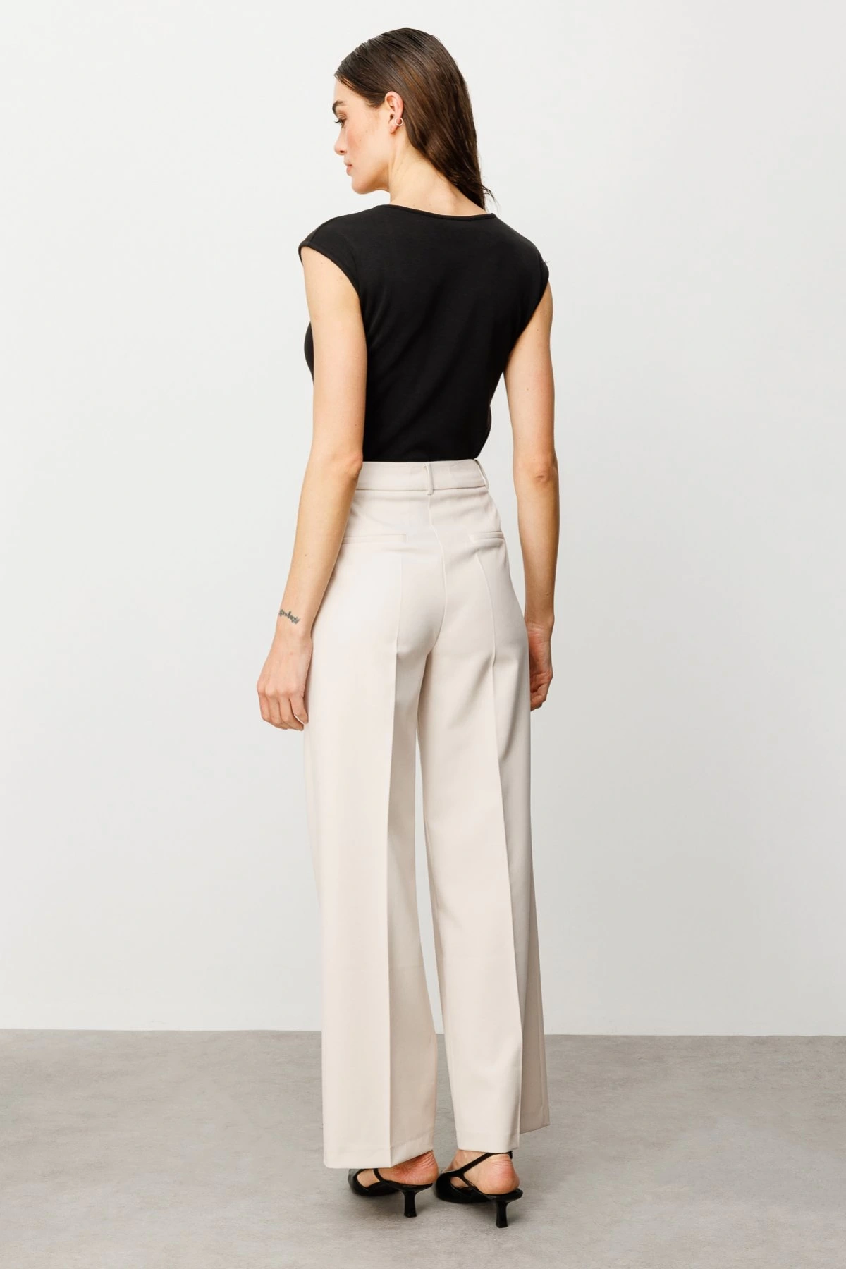 Ekol Pileli Bol Paça Kum Renk Kadın Pantolon 02010