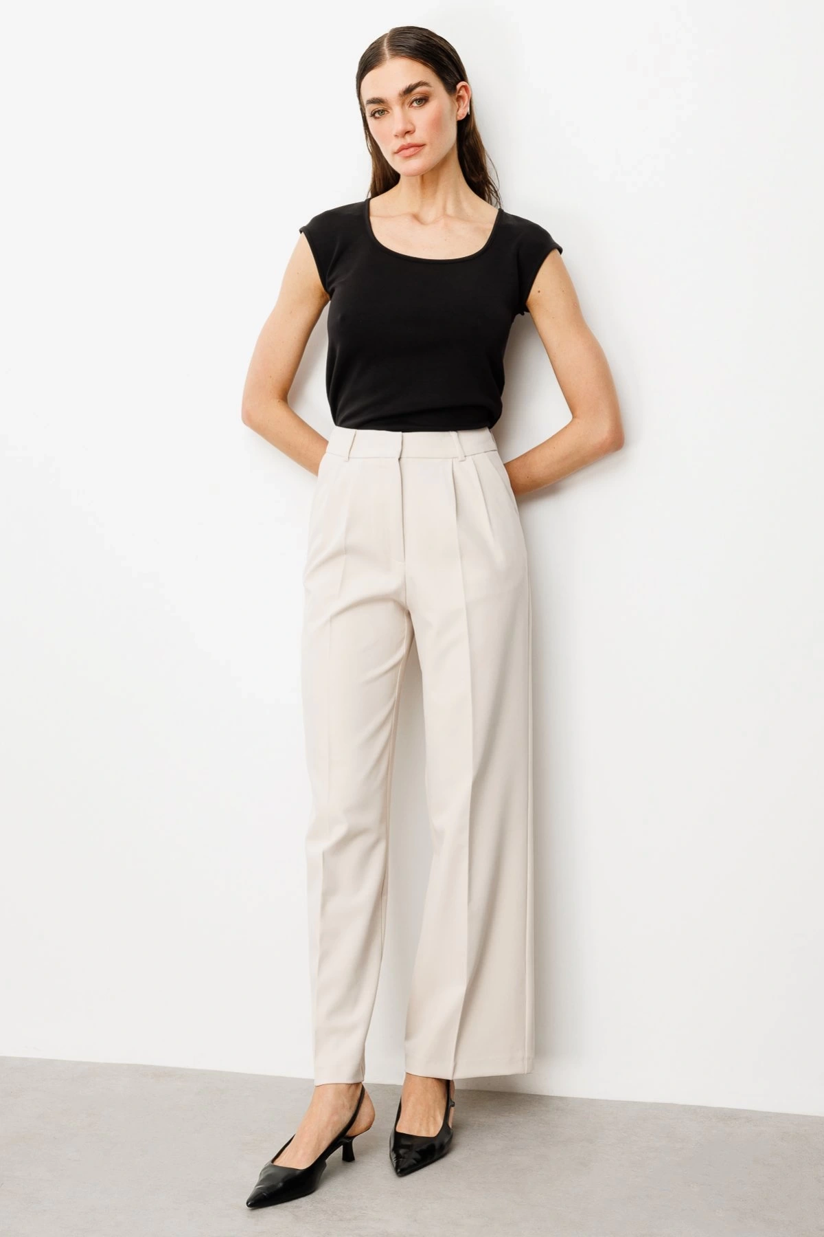 Ekol Pileli Bol Paça Kum Renk Kadın Pantolon 02010