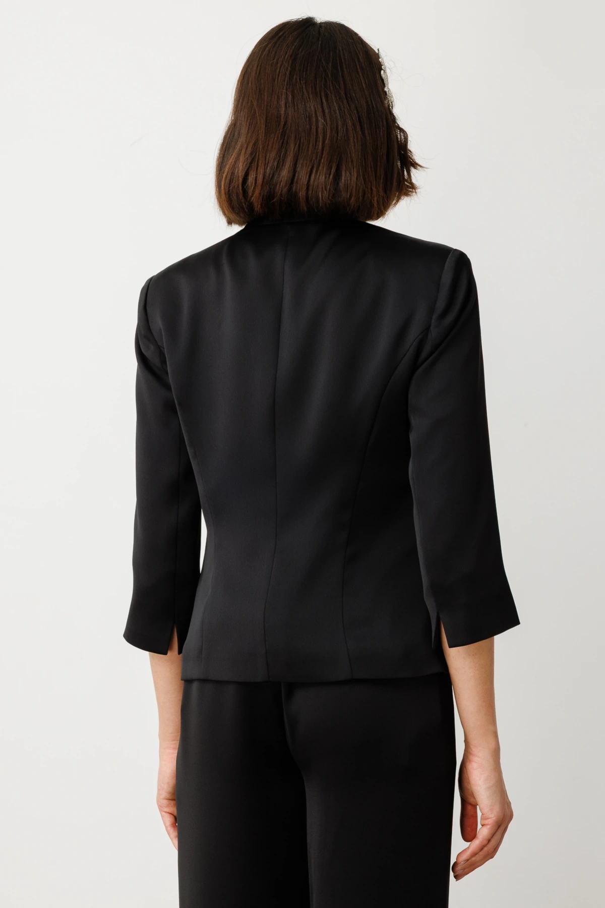 Ekol Saten Kumaş Kadın Siyah Kısa Ceket 04152