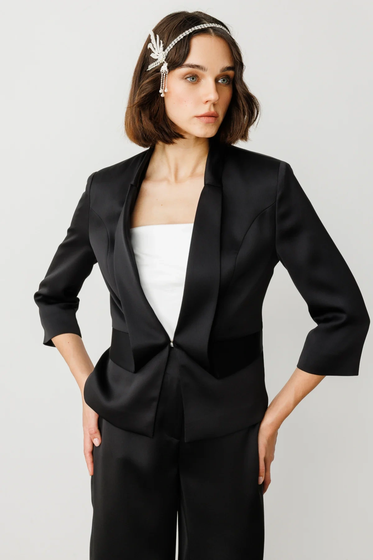 Ekol Saten Kumaş Kadın Siyah Kısa Ceket 04152