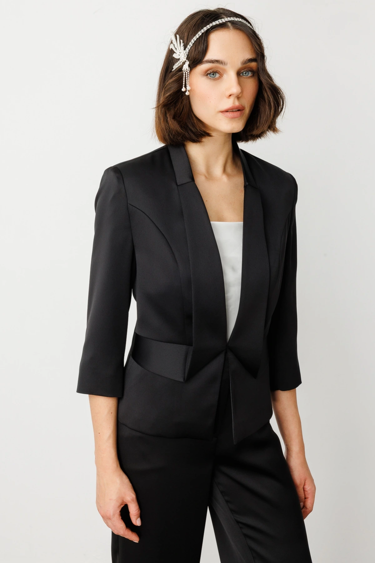 Ekol Saten Kumaş Kadın Siyah Kısa Ceket 04152