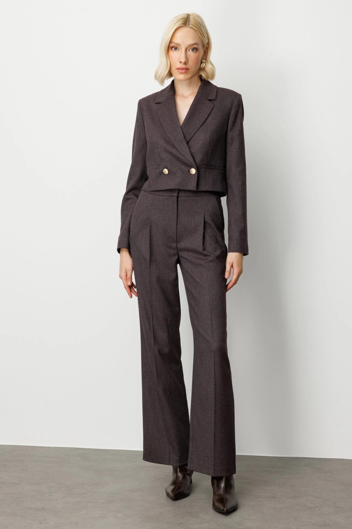 Ekol Simli Kumaş Bordo Kadın Crop Ceket 05169