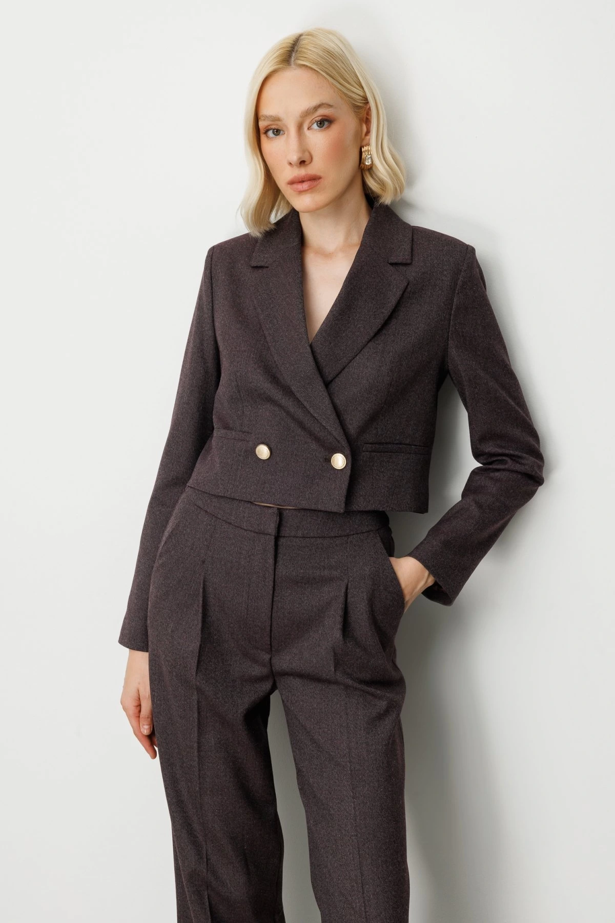 Ekol Simli Kumaş Bordo Kadın Crop Ceket 05169