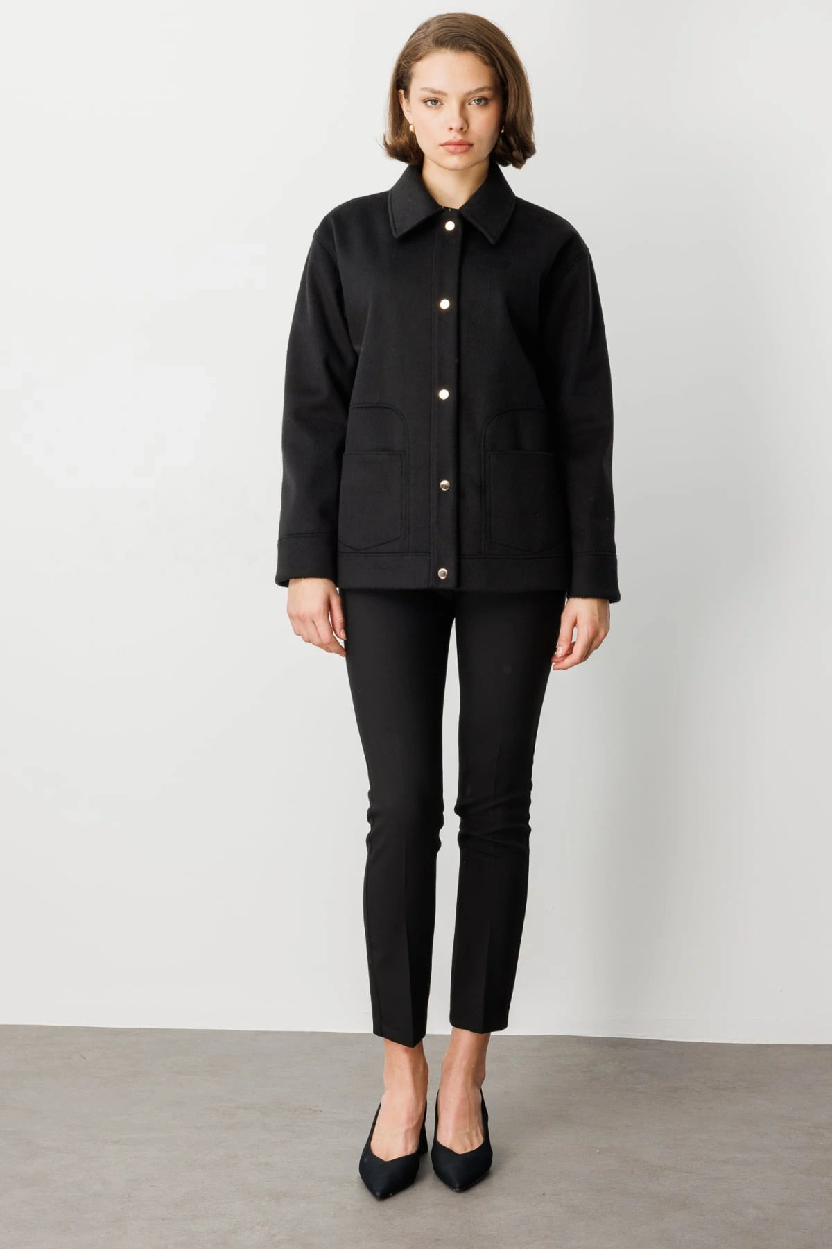 Ekol Torba Cepli Siyah Kısa Kadın Kaşe Mont 06087