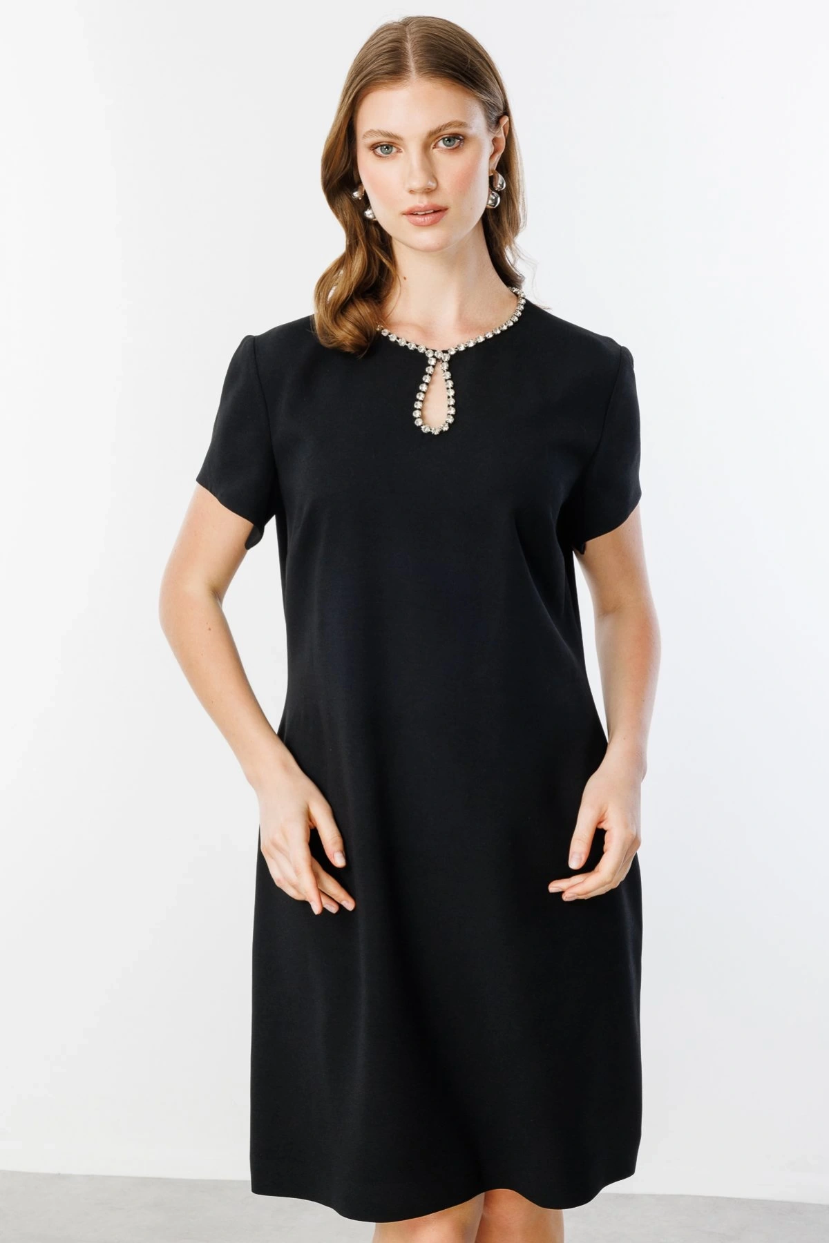 Ekol Yakası Taş İşlemeli Elbise 05514