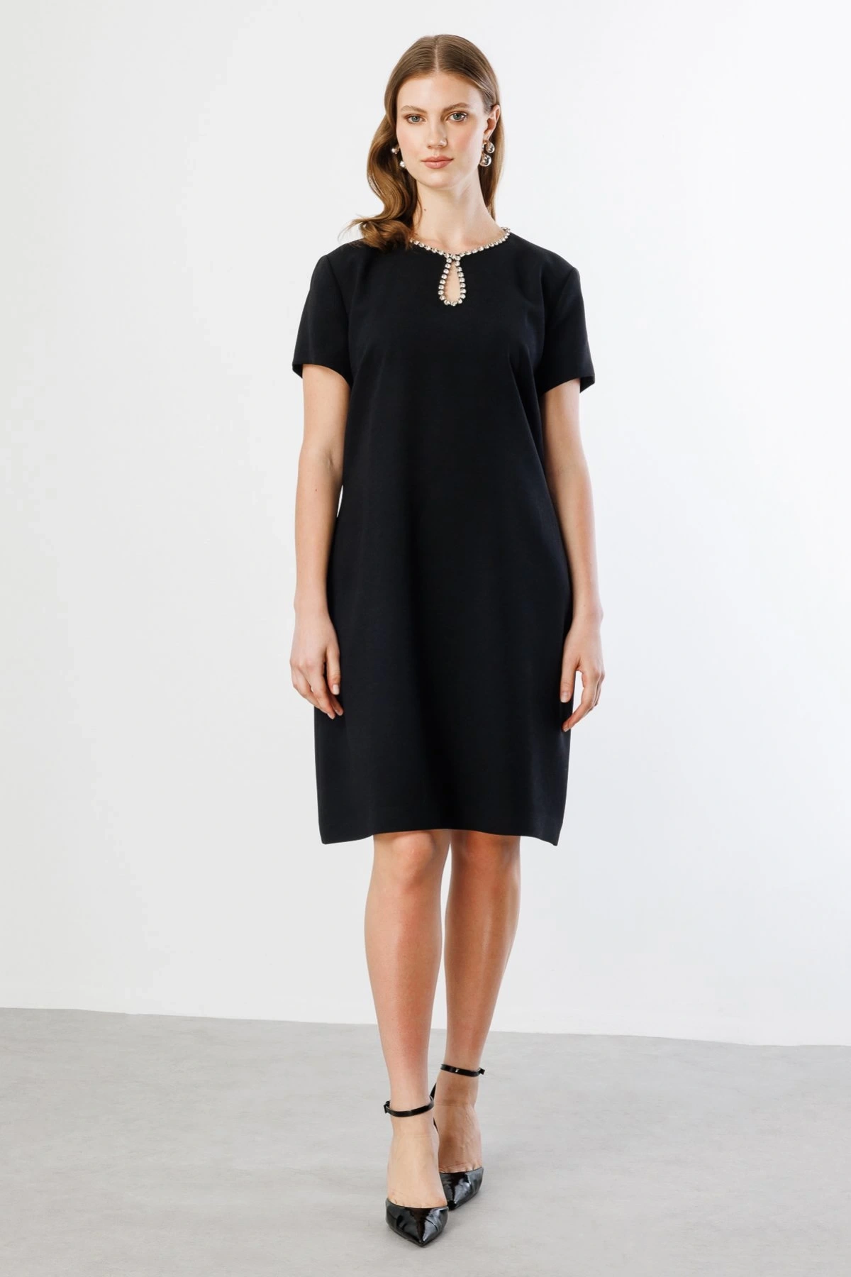 Ekol Yakası Taş İşlemeli Elbise 05514