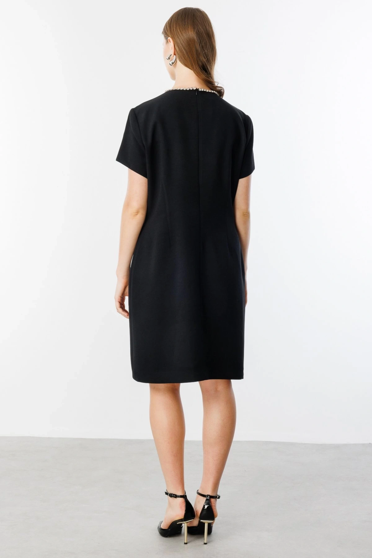 Ekol Yakası Taş İşlemeli Elbise 05514