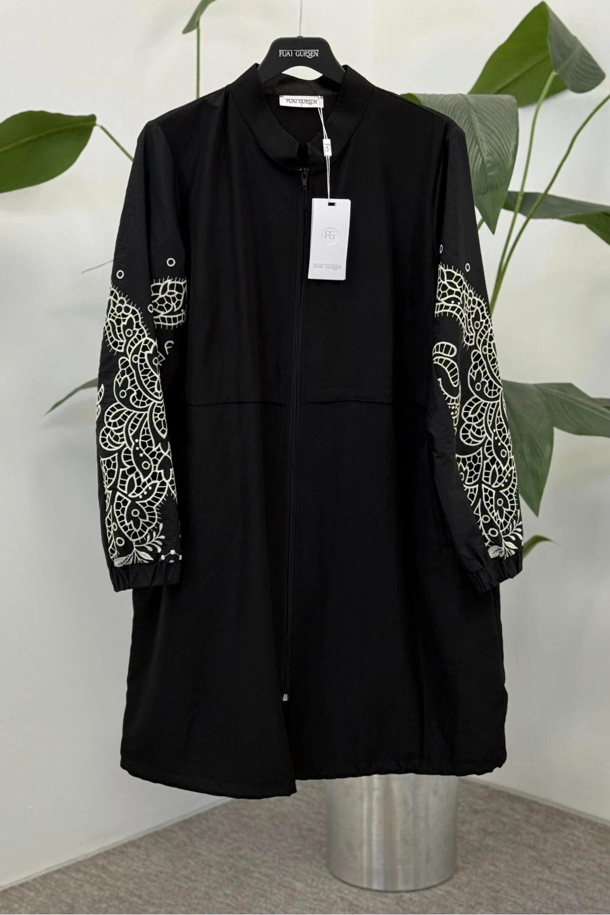 Fuat Gürşen Kol İşlemeli Fermuarlı Kap 3630