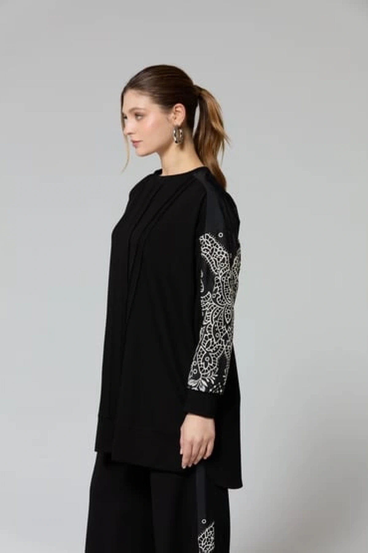 Fuat Gürşen Kolları Güpür İşlemeli Takım 3319