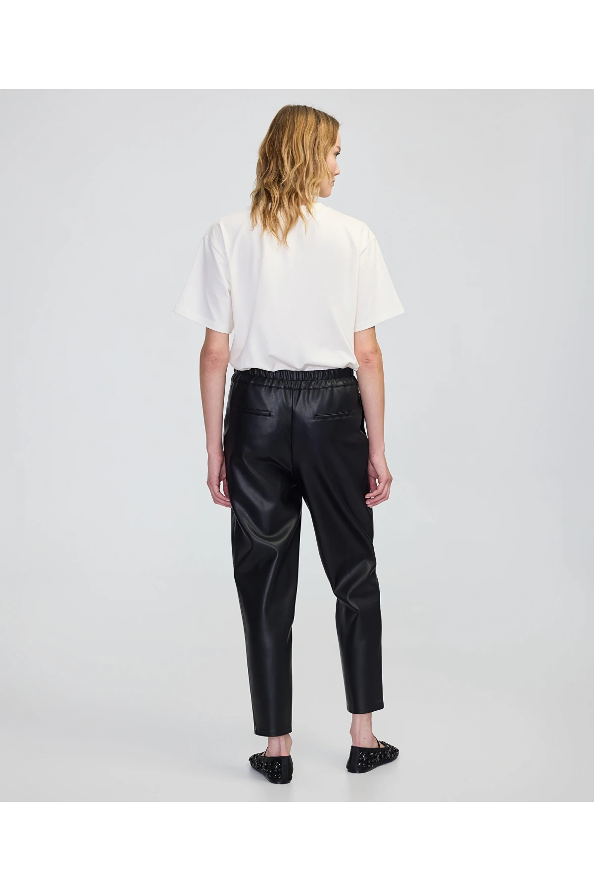 İpekyol Deri Görünümlü Elastik Bel Kadın Siyah Pantolon IW6250003218