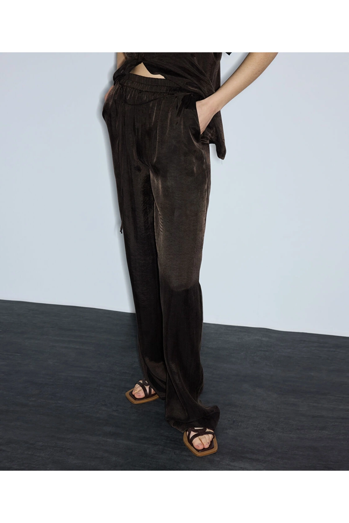 İpekyol Parlak Dokulu Wide Leg Pantolon IS1260003245