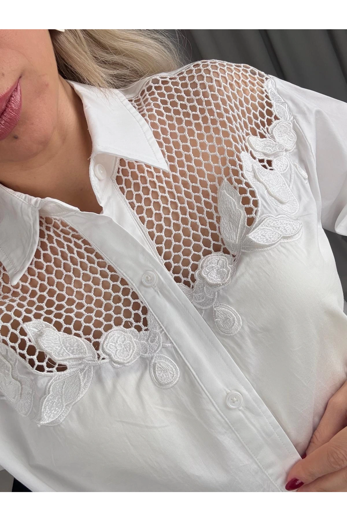 İpekyol Yakası Ajurlu Gömlek IS1250025092