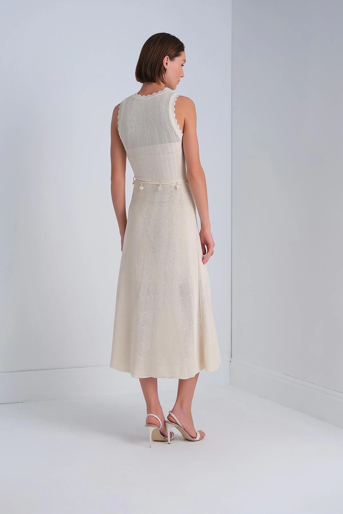 Join Us Kuşaklı Kolsuz Midi Kloş Elbise 2025S046