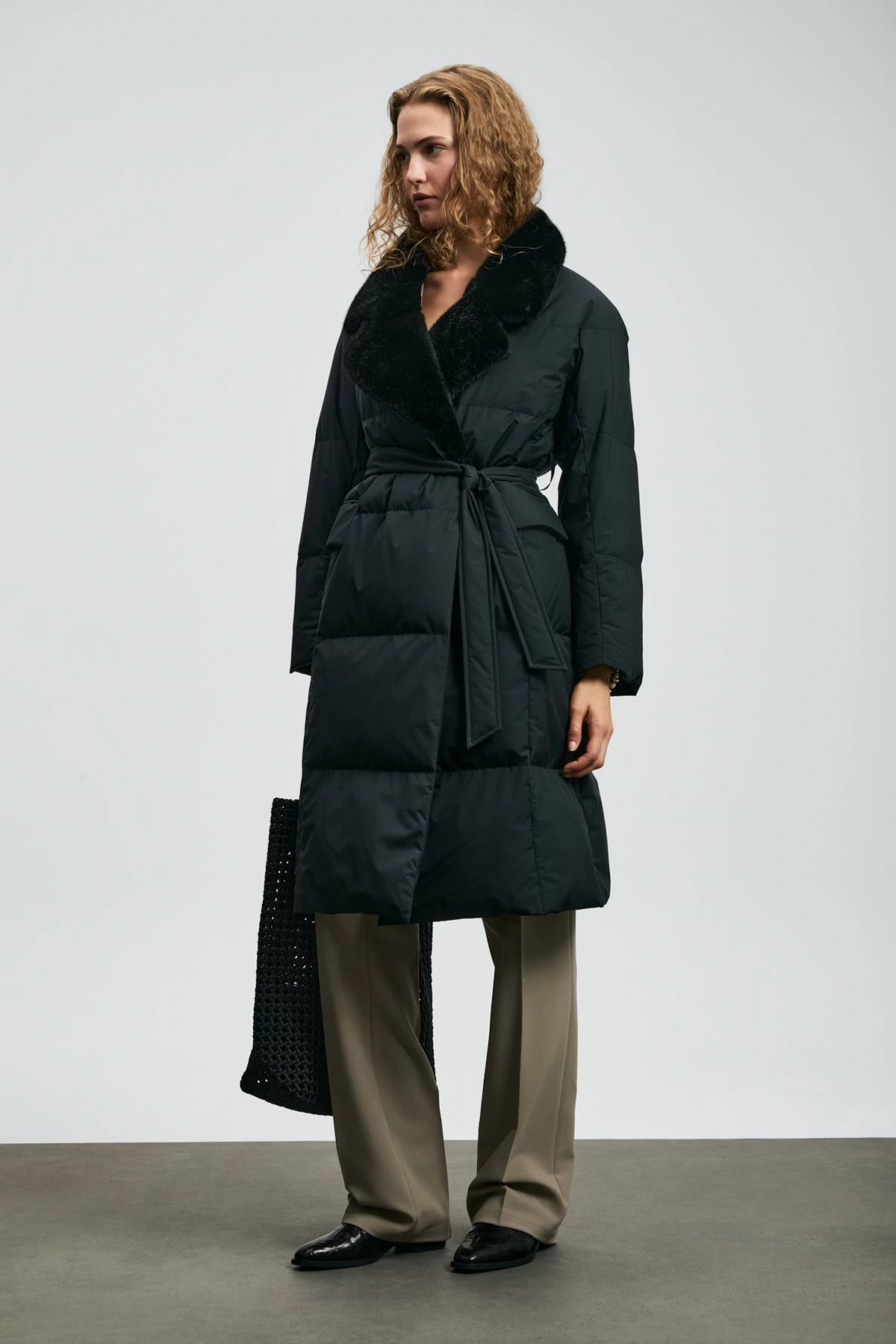 Lufian Hermes Kaz Tüyü Kadın Siyah Mont 122120048