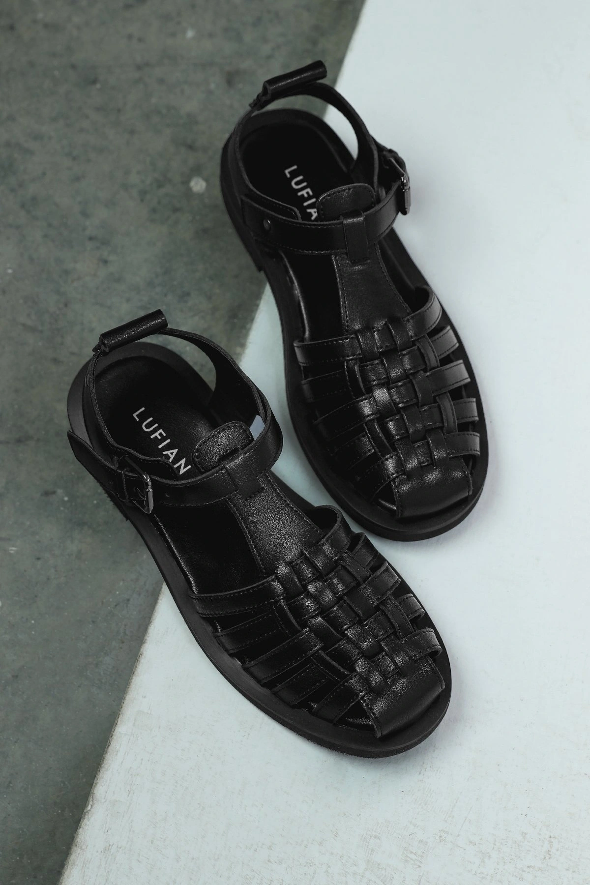 Lufian Irene Kadın Siyah Deri Sandalet 121230048