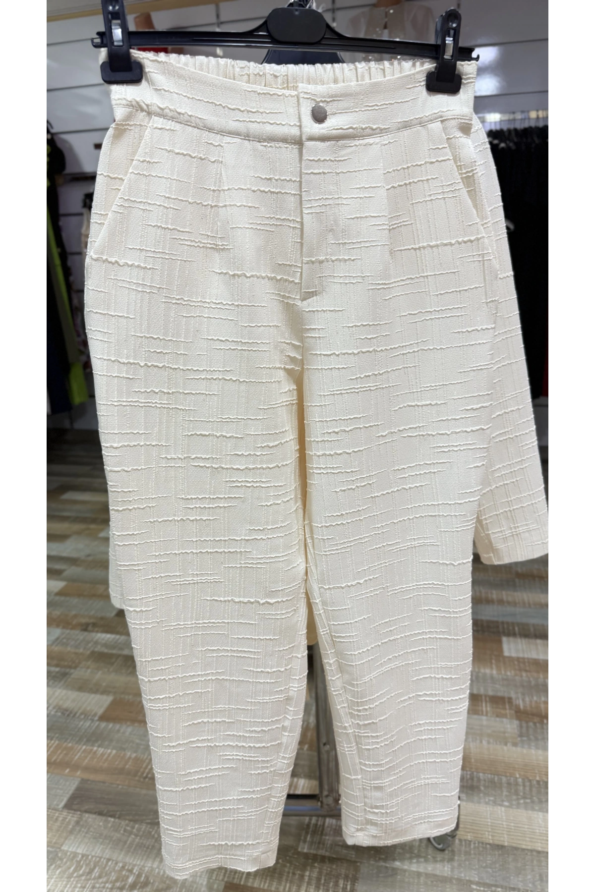 My312 İşlemeli Jakar Takım 25S1434