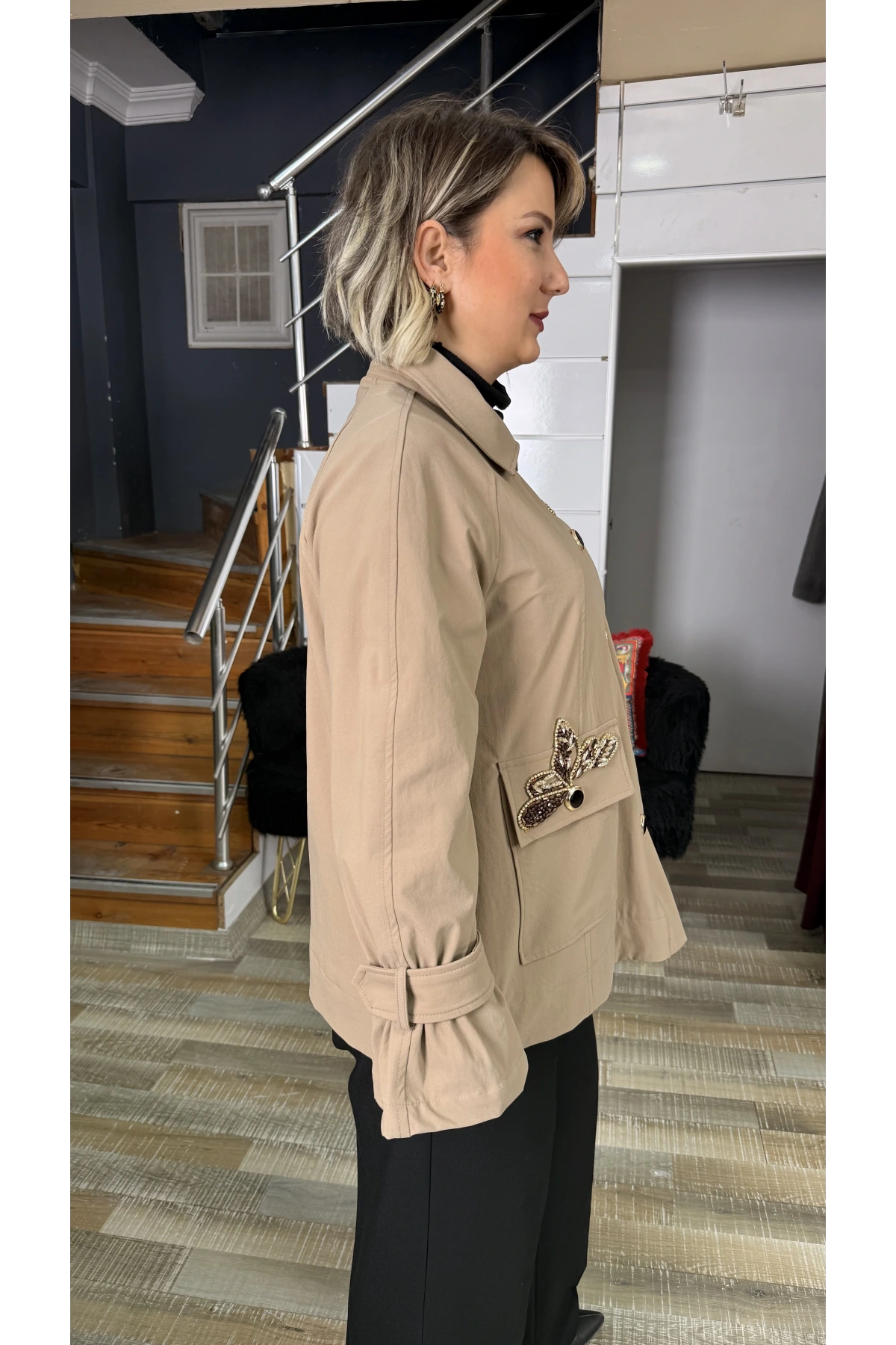 Nure Tekstil Reglan İşlemeli Cepli Trençkot 1005