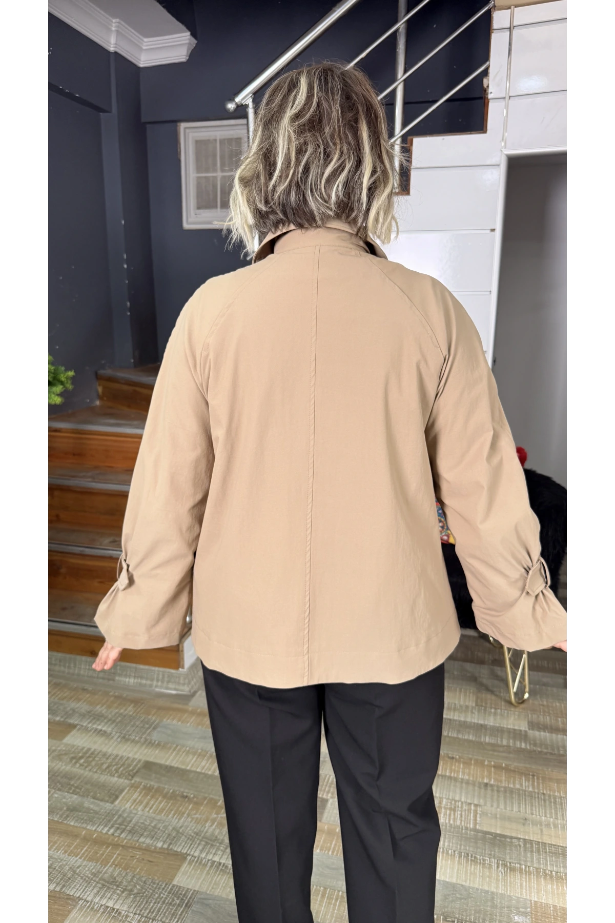 Nure Tekstil Reglan İşlemeli Cepli Trençkot 1005