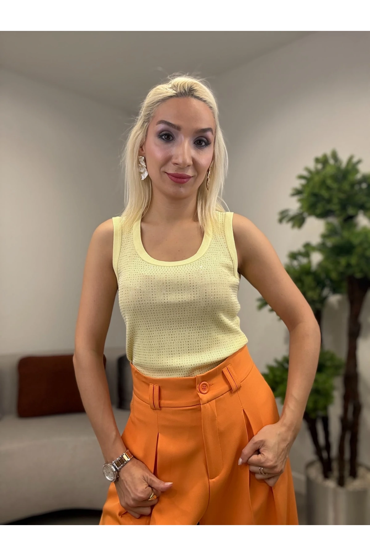 On Fashion Askılı Taşlı Bluz 70571