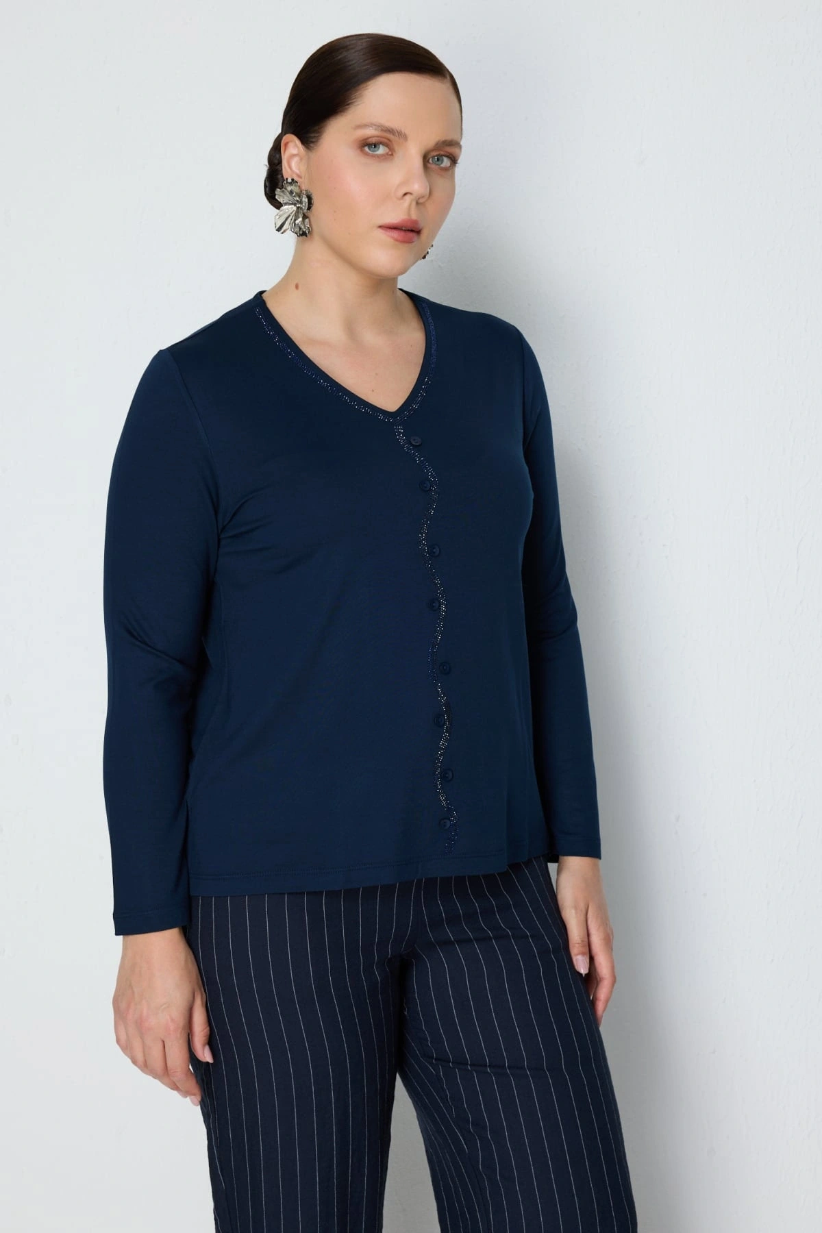 On Fashion Düğmeli Taşlı Uzun Bluz 71470