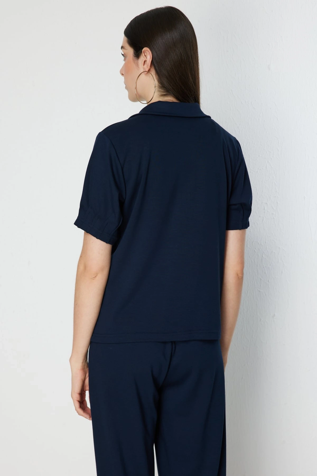 On Fashion Kolları Dikişli Önü Fermurlı Dik Yaka Bluz 76373