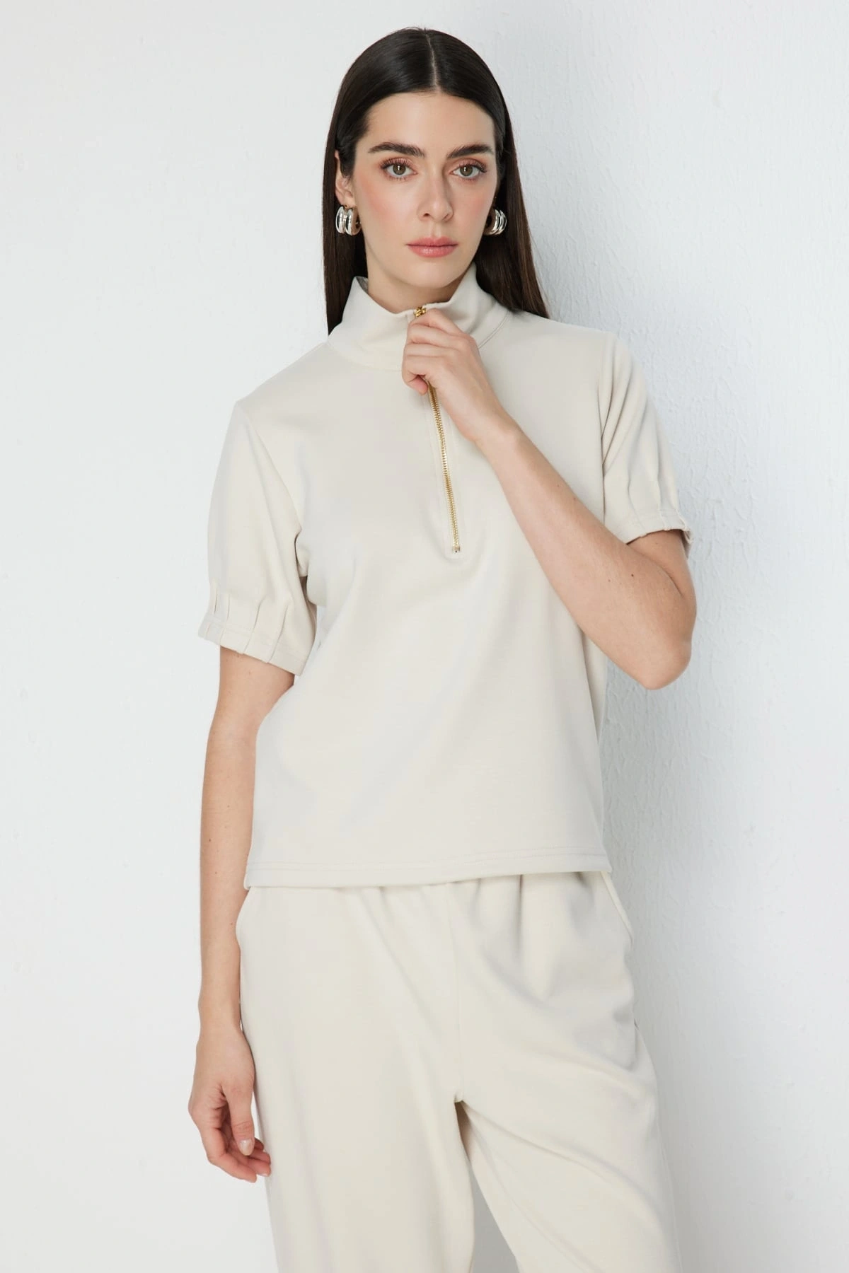 On Fashion Kolları Dikişli Önü Fermurlı Dik Yaka Bluz 76373