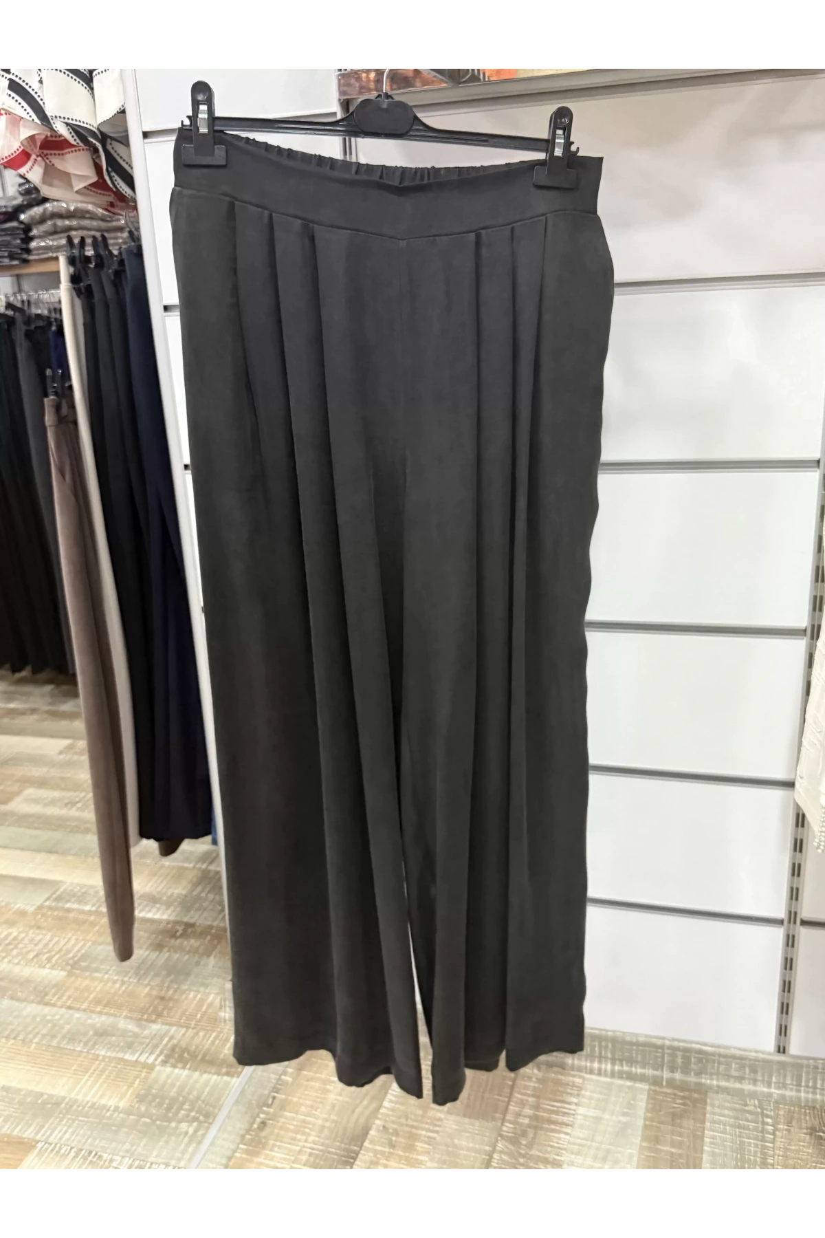 On Fashion Önü Pileli Bol Paça Pantolon 52101