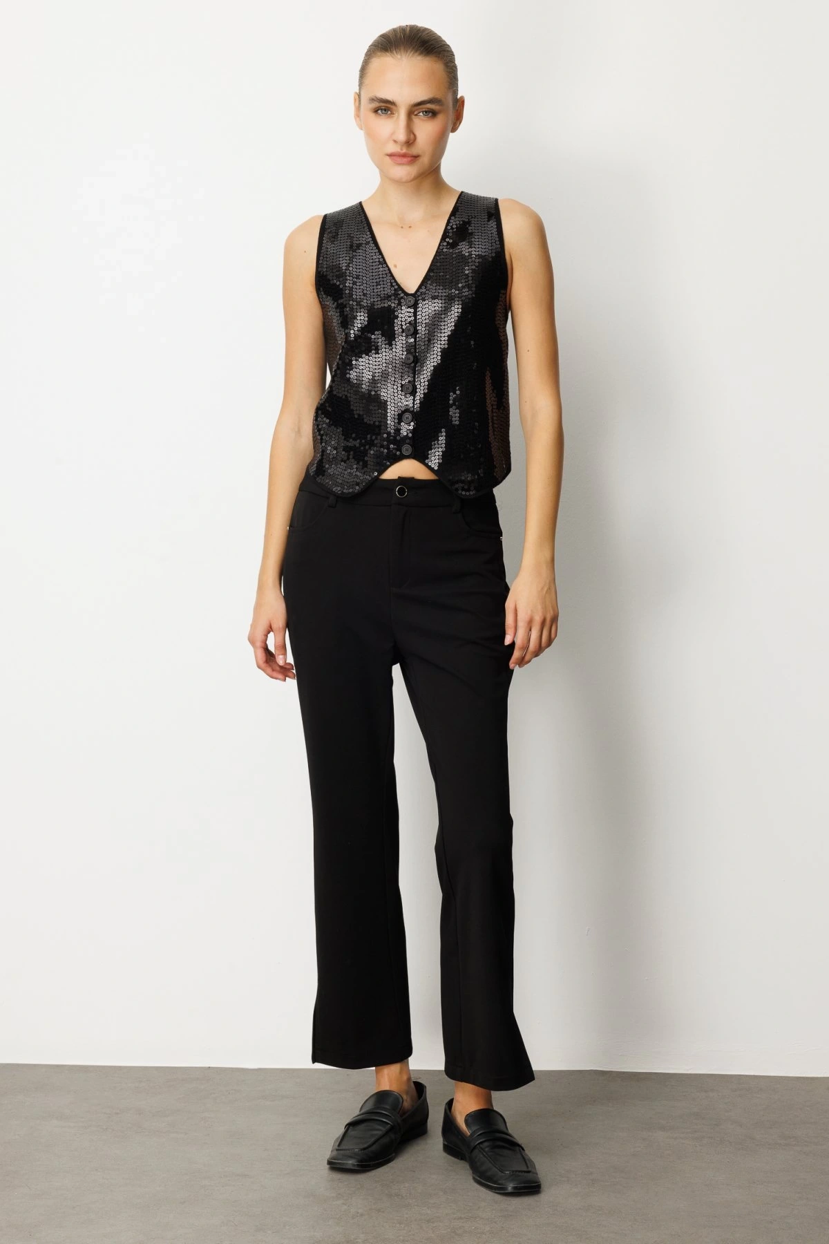 On Fashion Kadın Siyah Pullu Yelek 60918