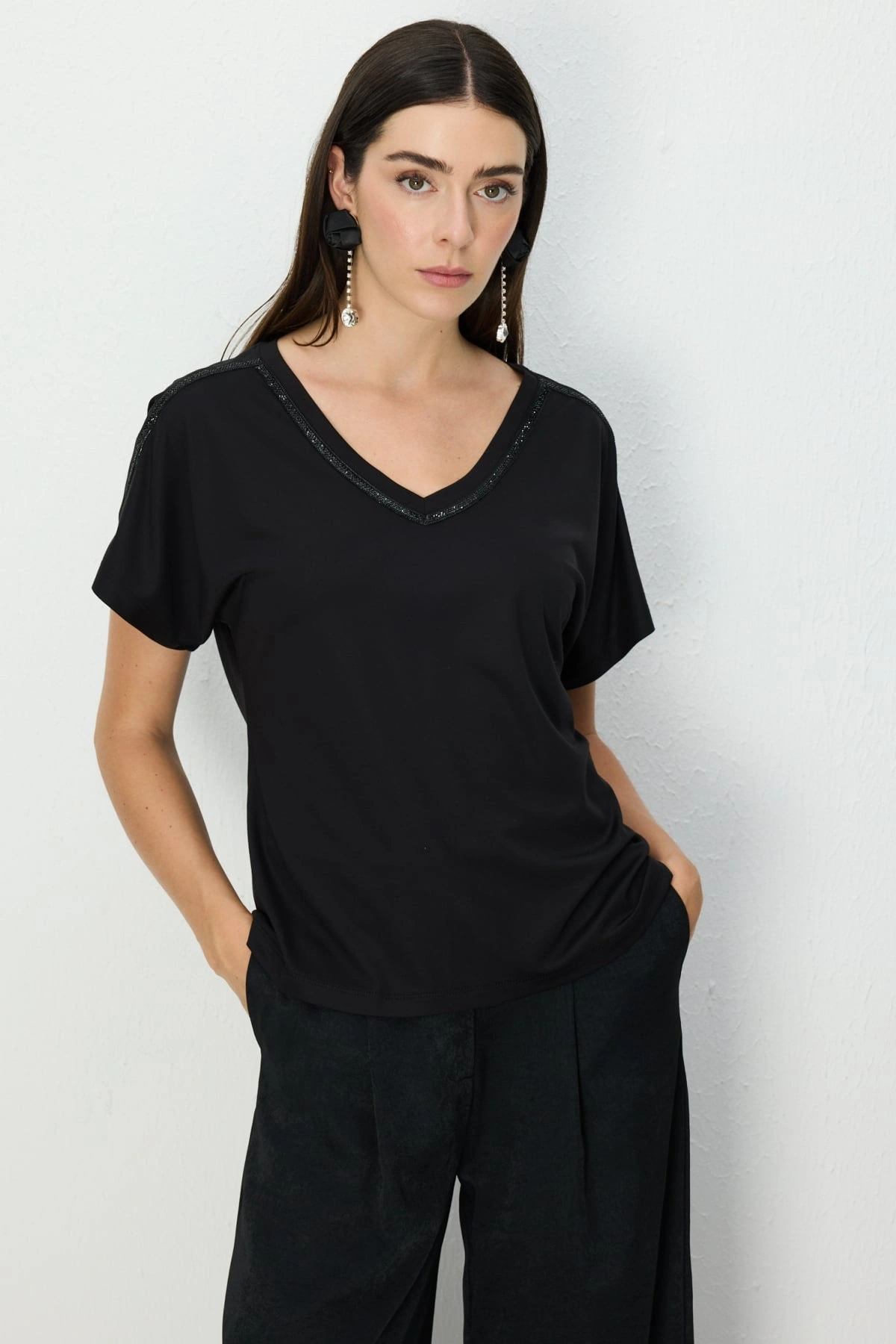 On Fashion V Yaka Taşlı Bluz 71540
