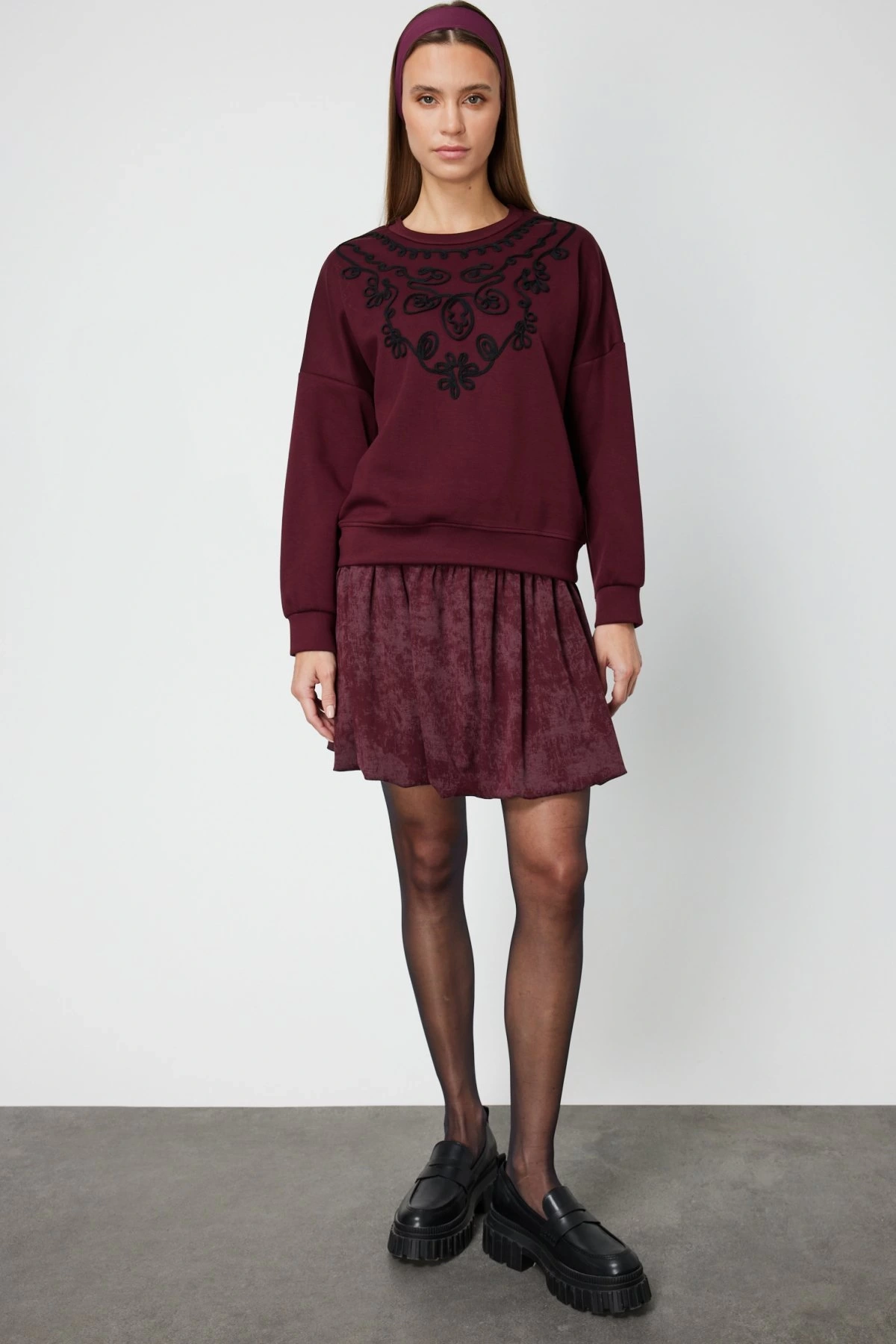 On Fashion Kadın Yakası İşlemeli Bordo Sweatshirt 66357