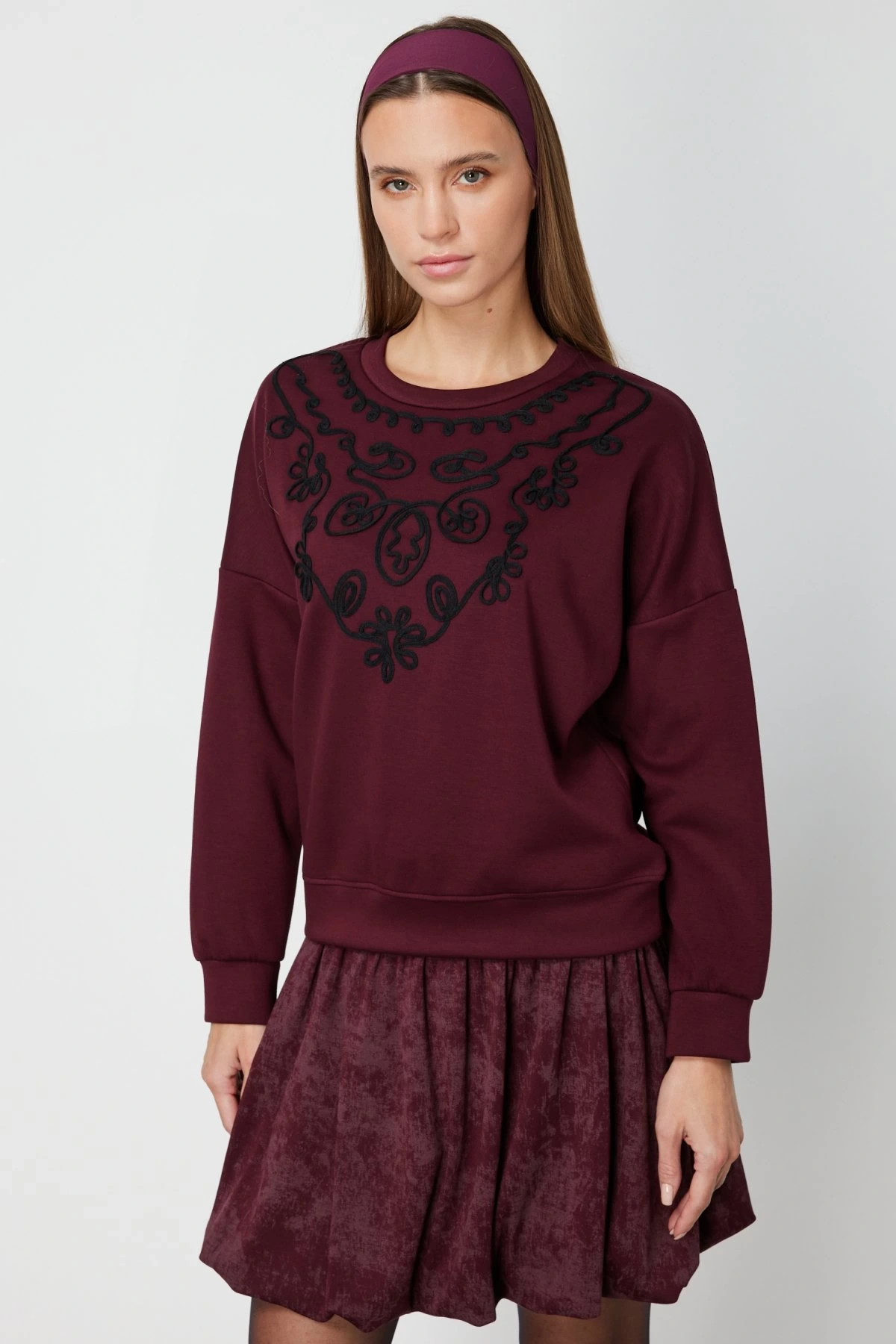 On Fashion Kadın Yakası İşlemeli Bordo Sweatshirt 66357