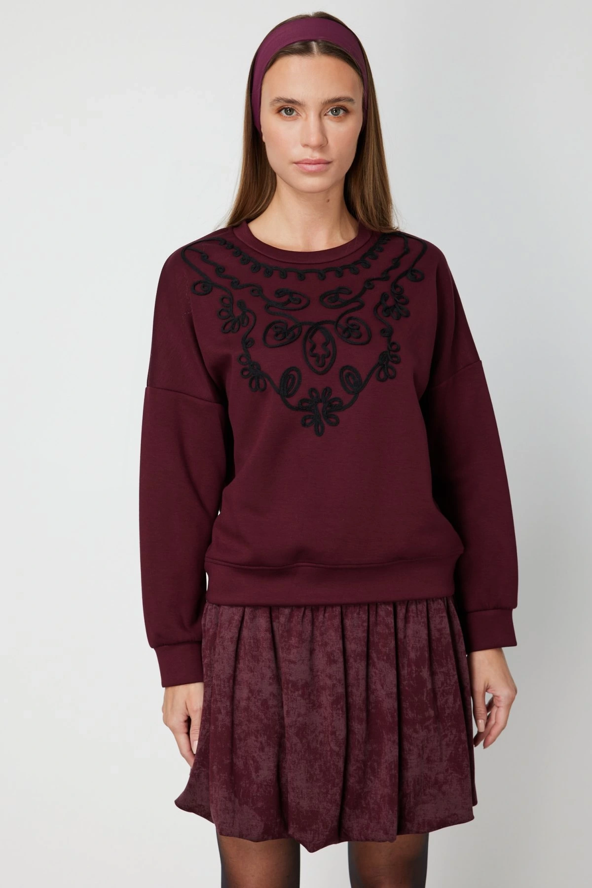 On Fashion Kadın Yakası İşlemeli Bordo Sweatshirt 66357