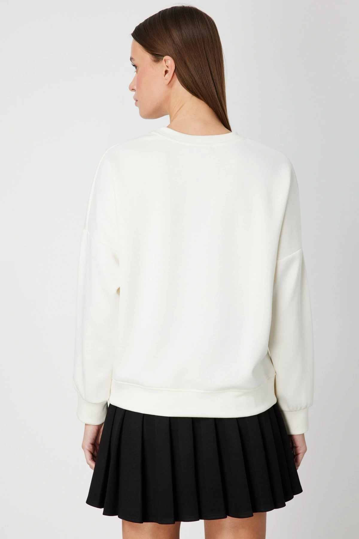 On Fashion Kadın Yakası İşlemeli Ekru Sweatshirt 66357