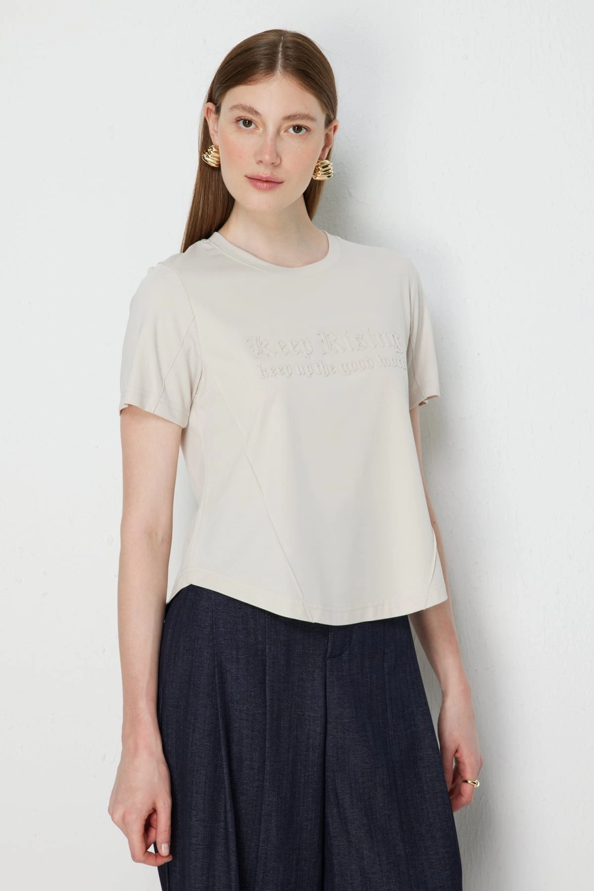 On Fashion Yazılı Dikişli Sıfır Yaka Bluz 76412