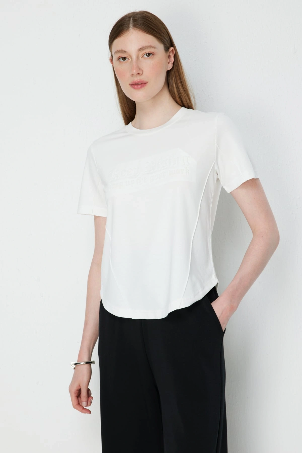 On Fashion Yazılı Dikişli Sıfır Yaka Bluz 76412