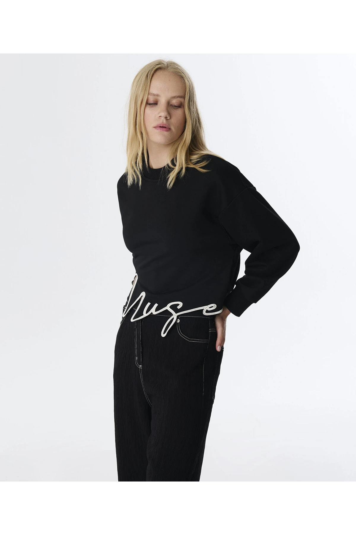 Twist Slogan Nakışlı Crop Sweatshirt TW6250091027