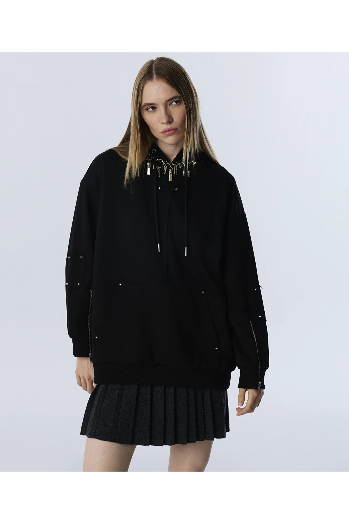 Twist Trok Baskılı Kadın Siyah Sweatshirt TW6250091042
