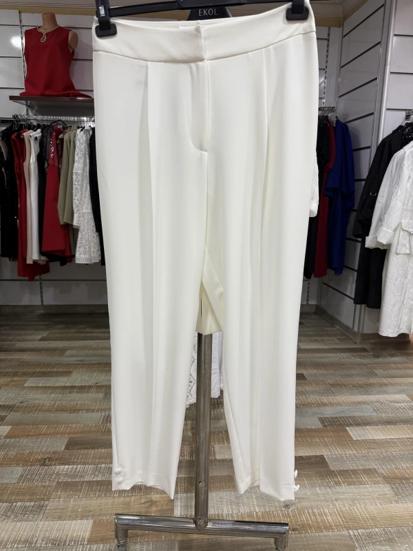 Ekol Paçası Düğme Detaylı Cepsiz Pantolon 04044