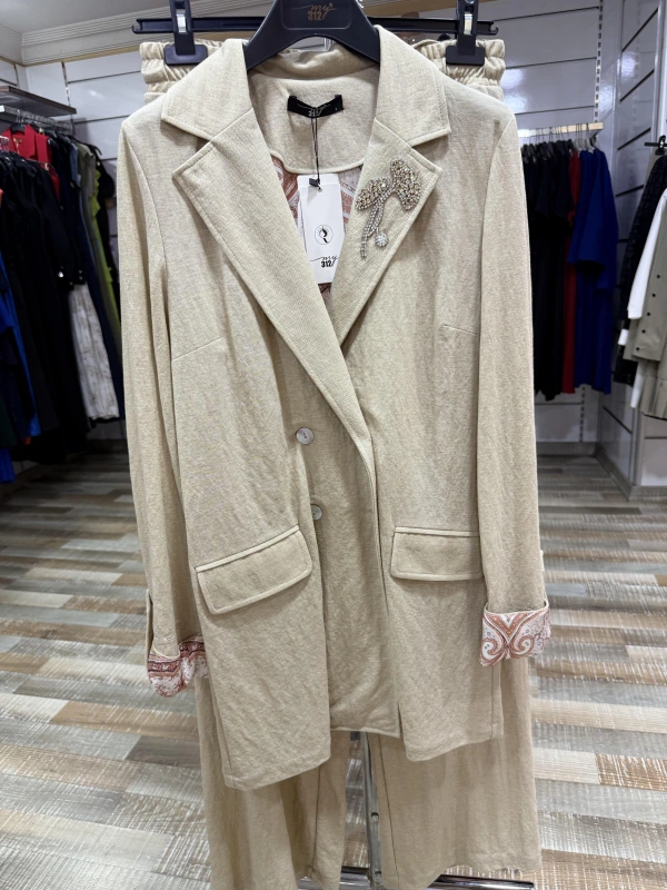 my312 Yakası Taşlı Takım 25S1400 Bej