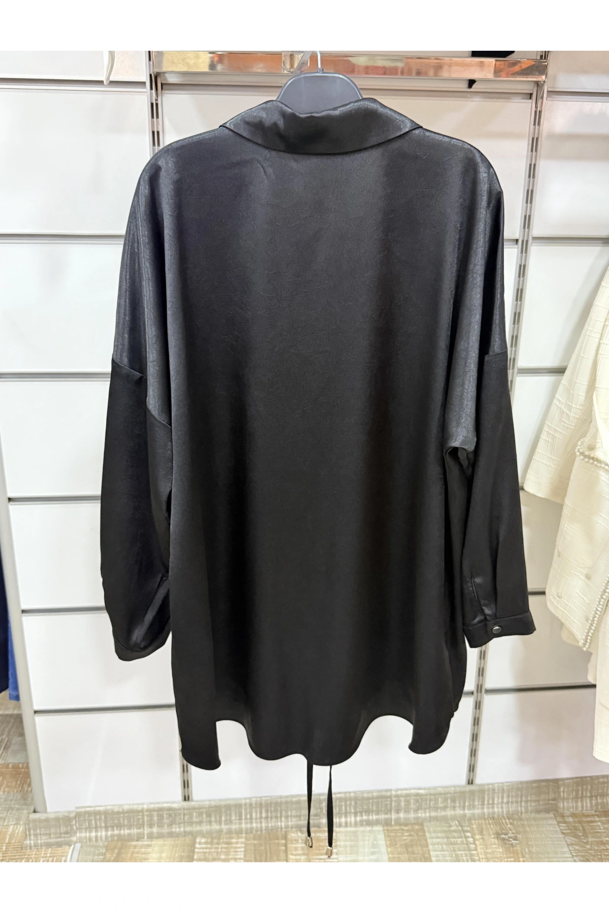 Ahsen Pul İşlemeli Saten Gömlek 25YGMK2501