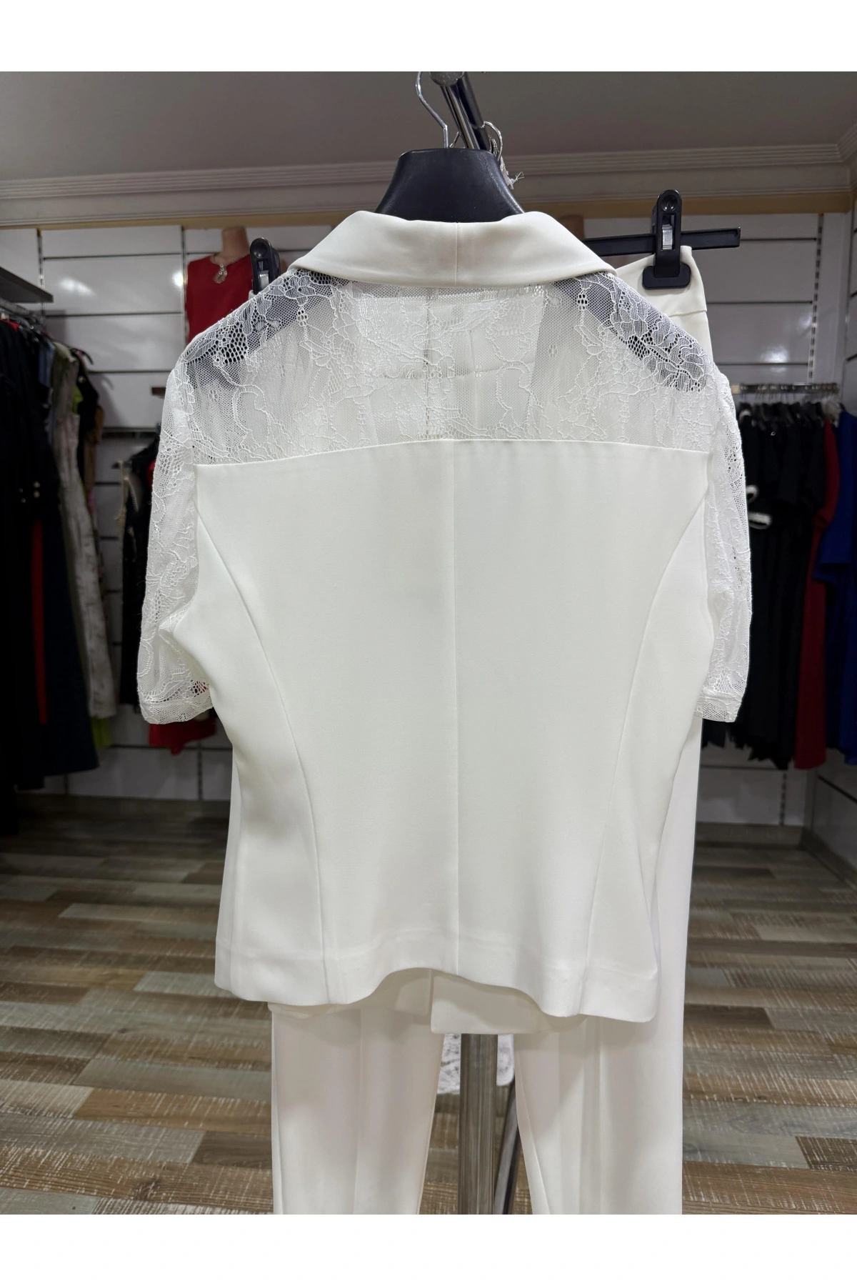 Ekol Dantel Detaylı Kadın Ekru Ceket 04042