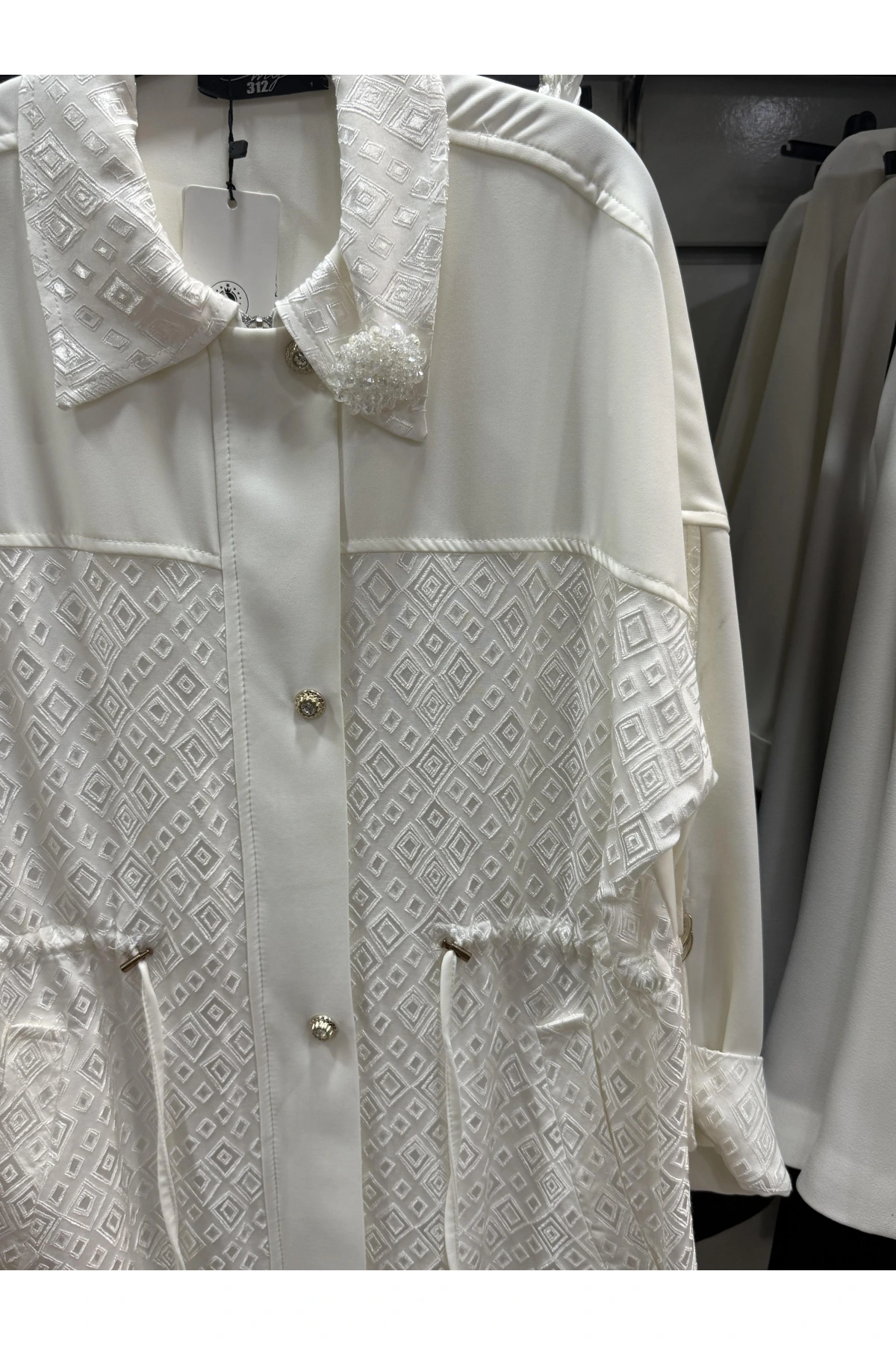 my312 Yakası Broşlu Taşlı Düğmeli Jakarlı Takım 25S1416 Ekru