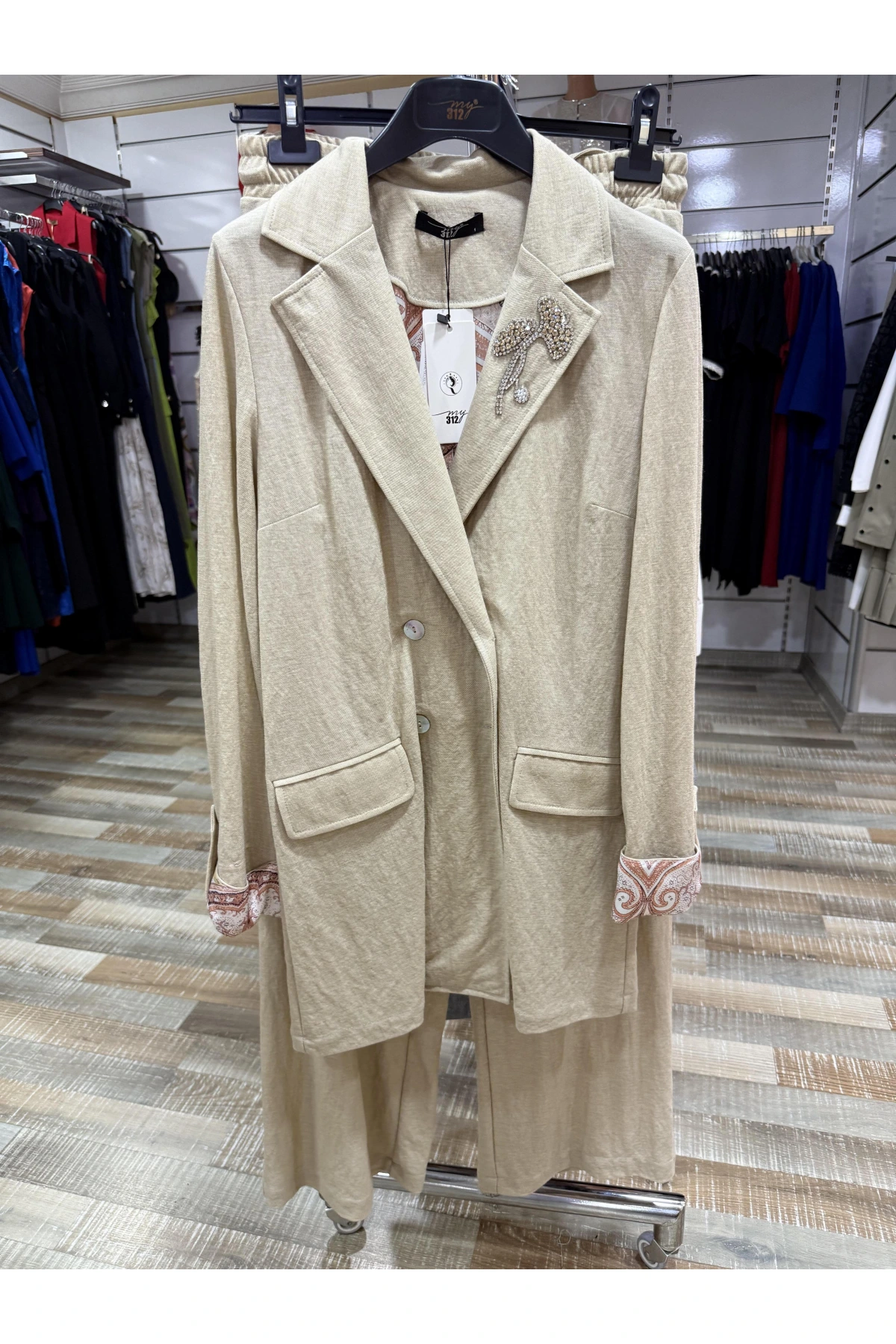 my312 Yakası Taşlı Takım 25S1400 Bej